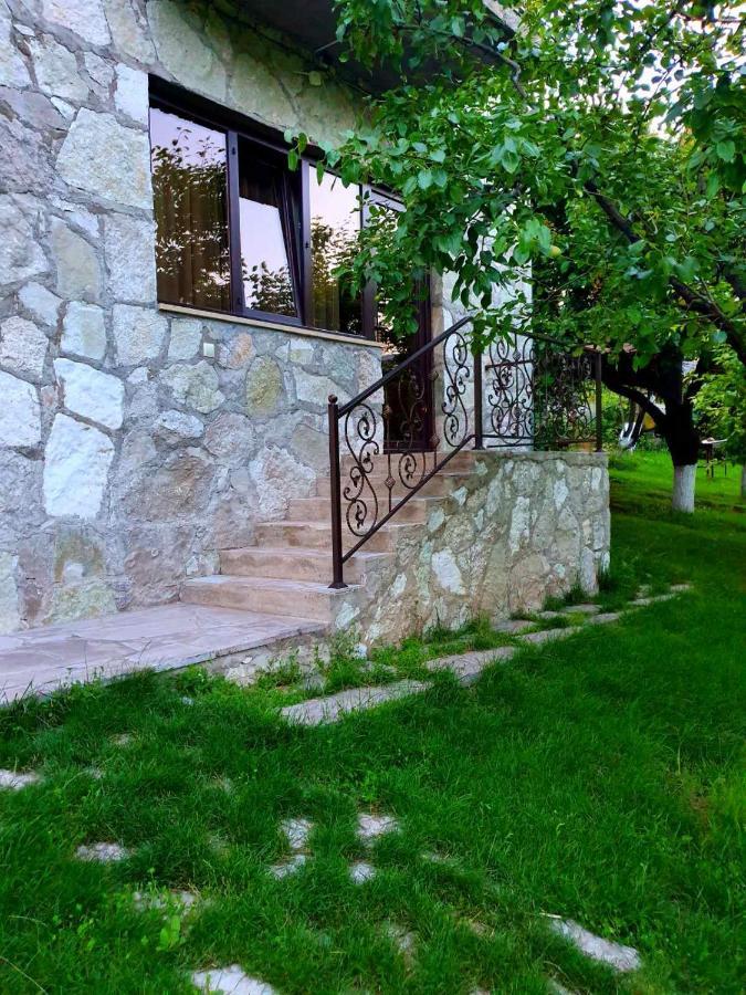 Guest House Ijevan'S Garden Kültér fotó