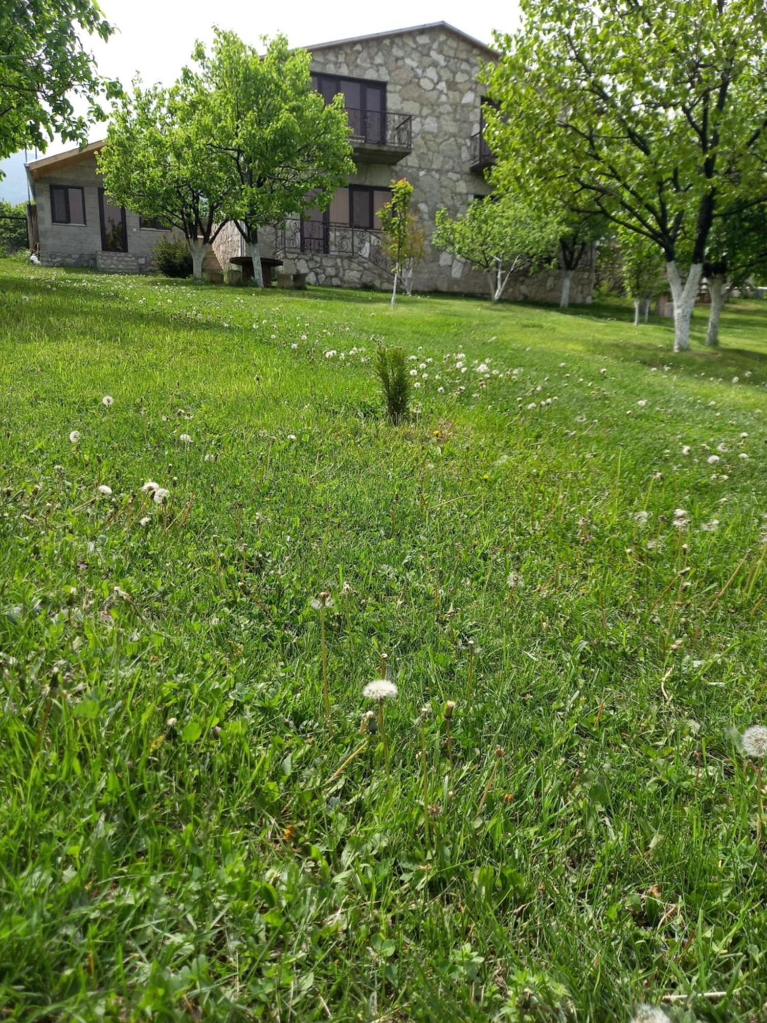 Guest House Ijevan'S Garden Kültér fotó